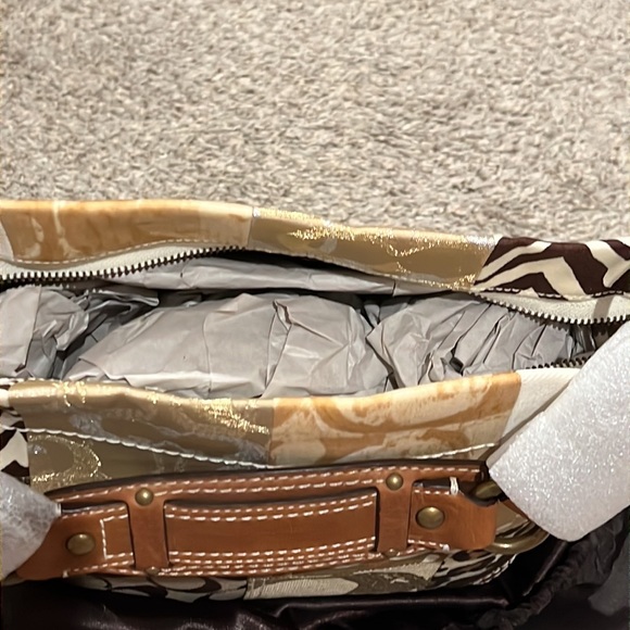 💥SOLD💥 to @shericehill7611

‼️Rare Coach bag‼️Brand new never used with tags!! - Picture 6 of 9